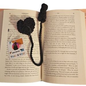 Hand Crafted Crochet Black Heart Bookmarks 100% acrylic Purse Charm Zipper Pull